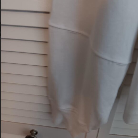 Relaxed Long-Sleeve Raglan Tee - Picture 8 of 8